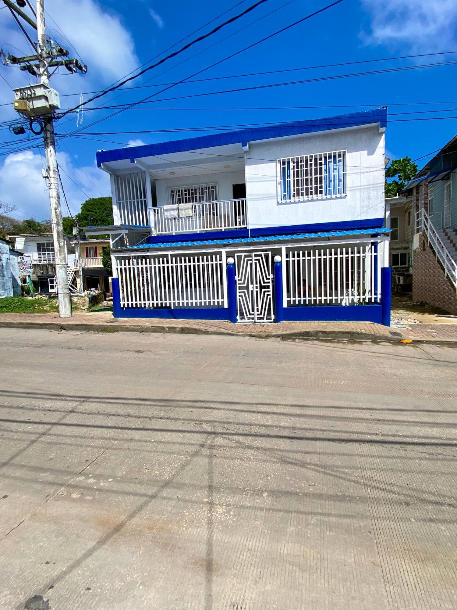 Miss Yasmin Place San Andres  Exterior photo